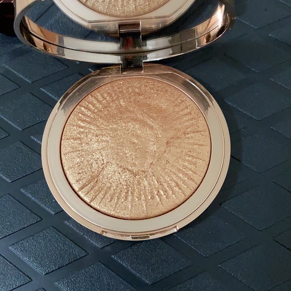 Charlotte Tilbury Highlighter Magic Star